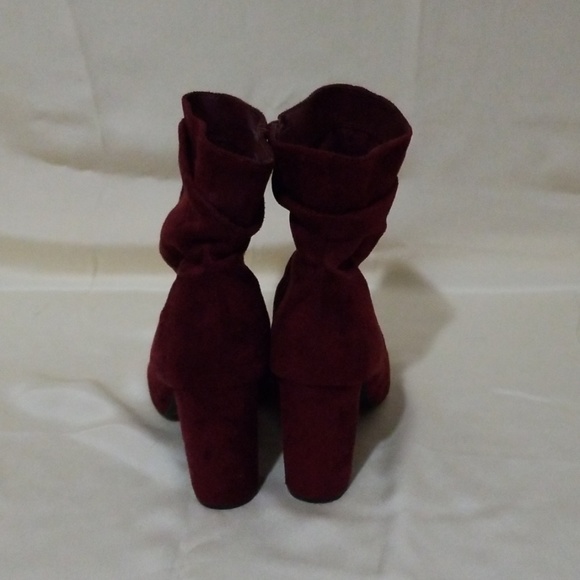 🌸Maroon Velvet 5in Heels - Picture 3 of 5